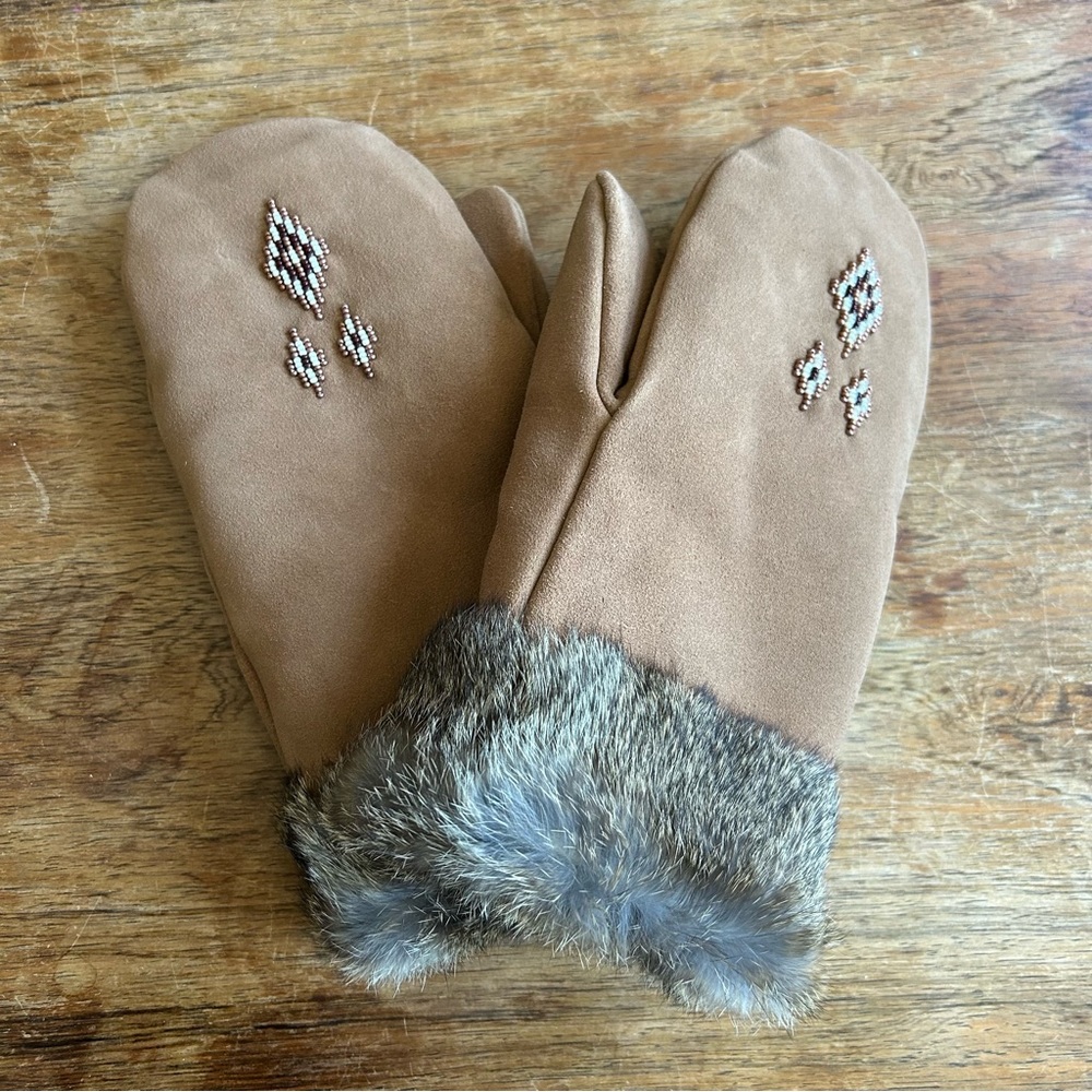 Manitobah mittens